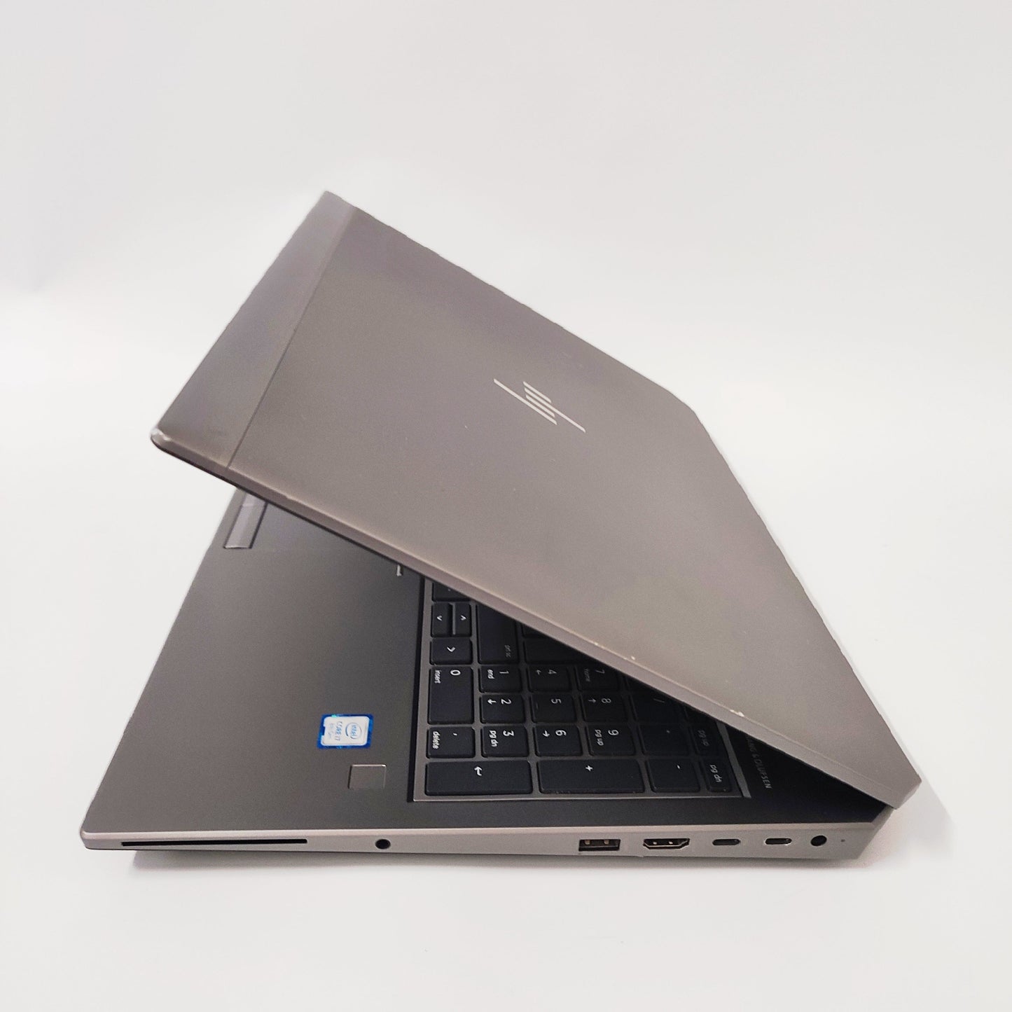 HP ZBook 15 G5/i7-8750H/32GB/500GB SSD/Nvidia Quadro P2000/15.6″ FHD/ID: 18970