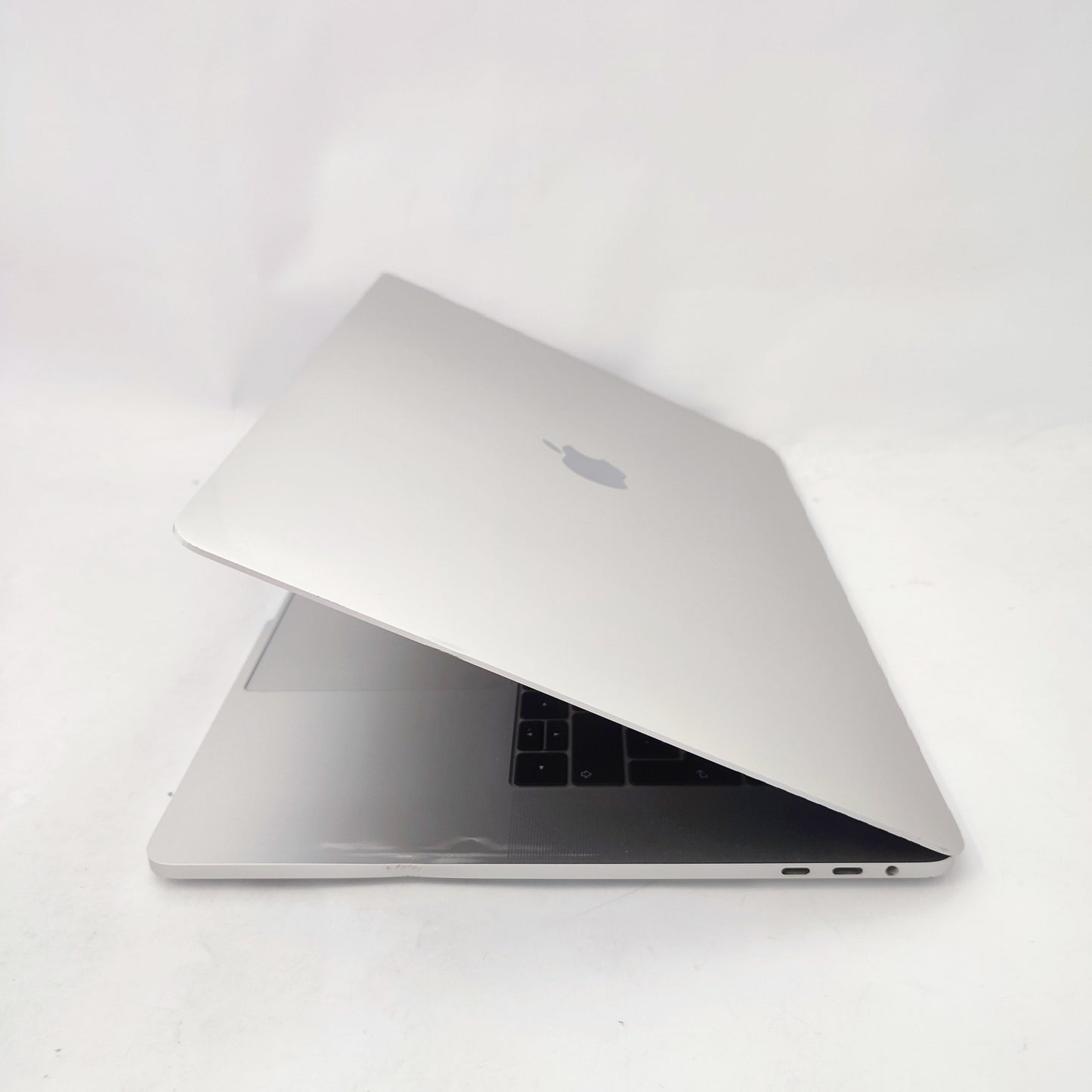 APPLE MacBook Pro A1990 (2019)/i7-9750H/16GB/500GB SSD/AMD Radeon/15.4'' Retina/ID: 15257