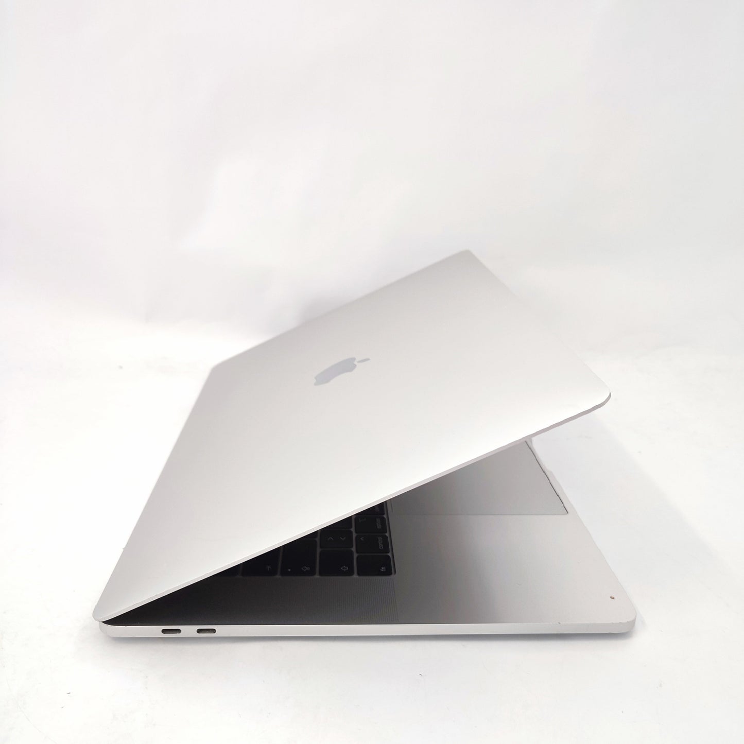 APPLE MacBook Pro A1990 (2019)/i7-9750H/16GB/500GB SSD/AMD Radeon/15.4'' Retina/ID: 15257