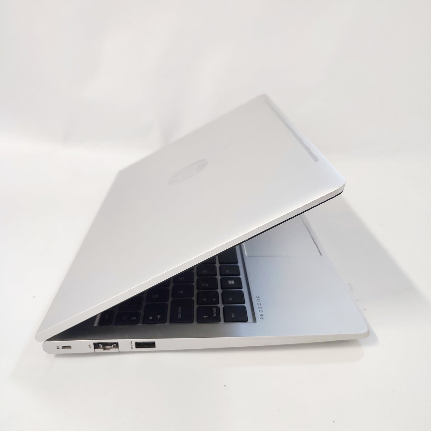 HP ProBook 445 G9/Ryzen 3-5425U/16GB/240GB SSD/AMD Radeon/14″ FHD/ID: 18158